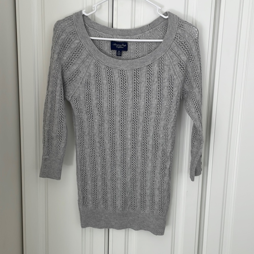 Women’s American Eagle Medium Gray Long Sleeve Shirt